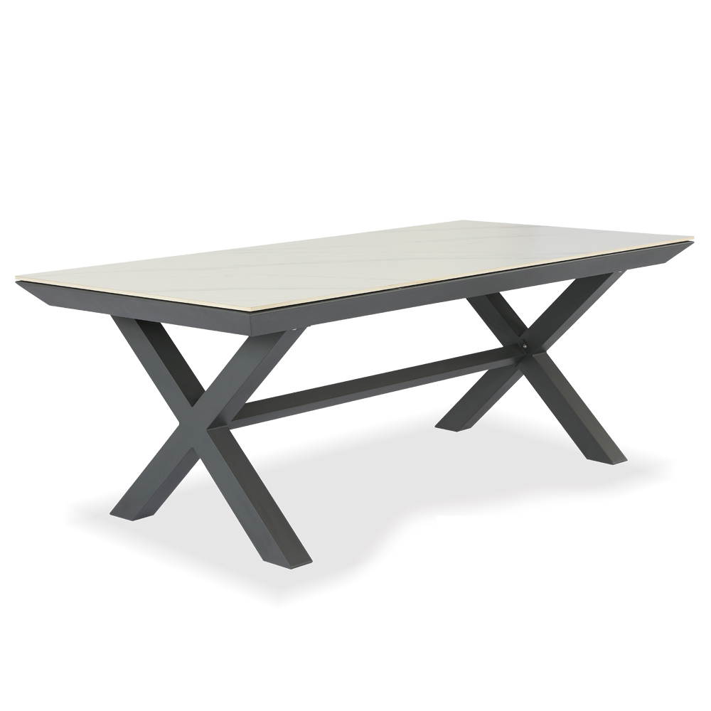 Outdoor dinning table